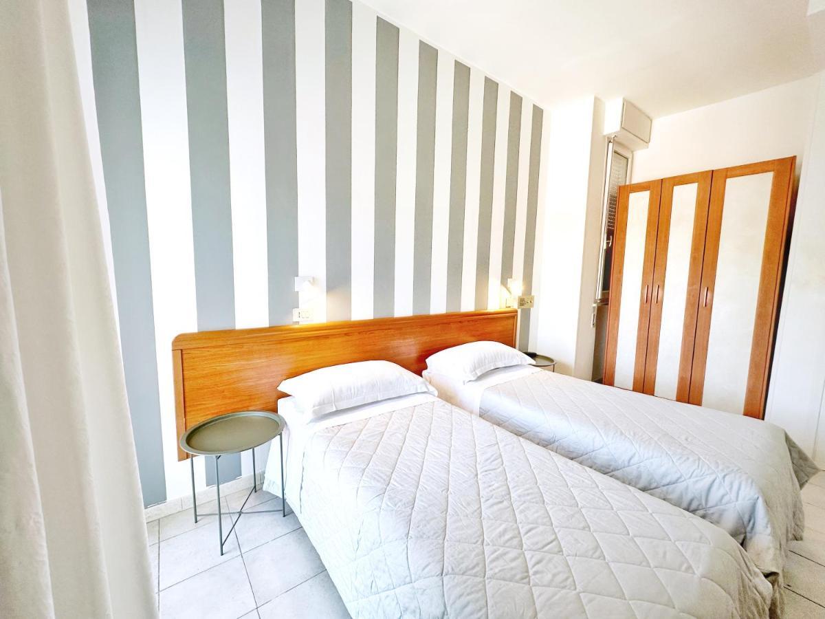 Aura Living Hotel Rimini Kültér fotó