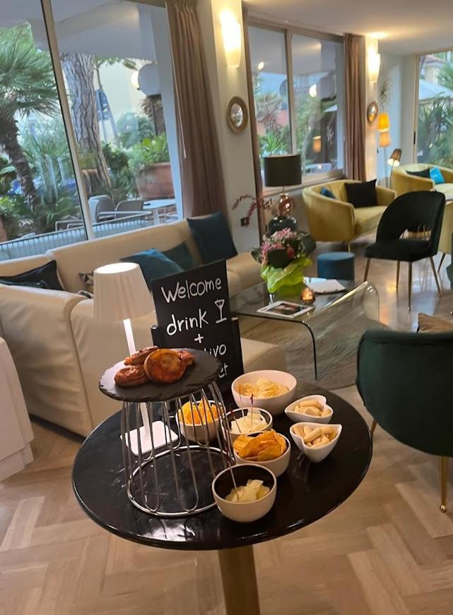 Aura Living Hotel Rimini Kültér fotó